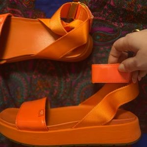 UGG Women’s Lennox Platform Sandal, Size 8, Coral Patent Leather, NWOB